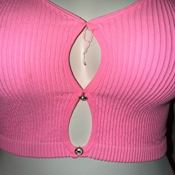 Pink Ribbed Cutout Crop Top - Picture 2 of 5